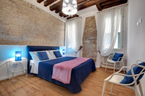  Charming Castello Apartments  Венеция